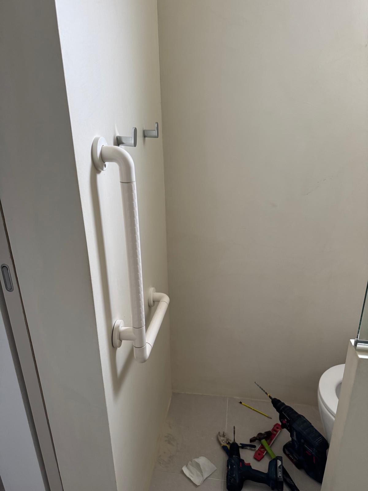L Shaped Grab Bars - Image 2