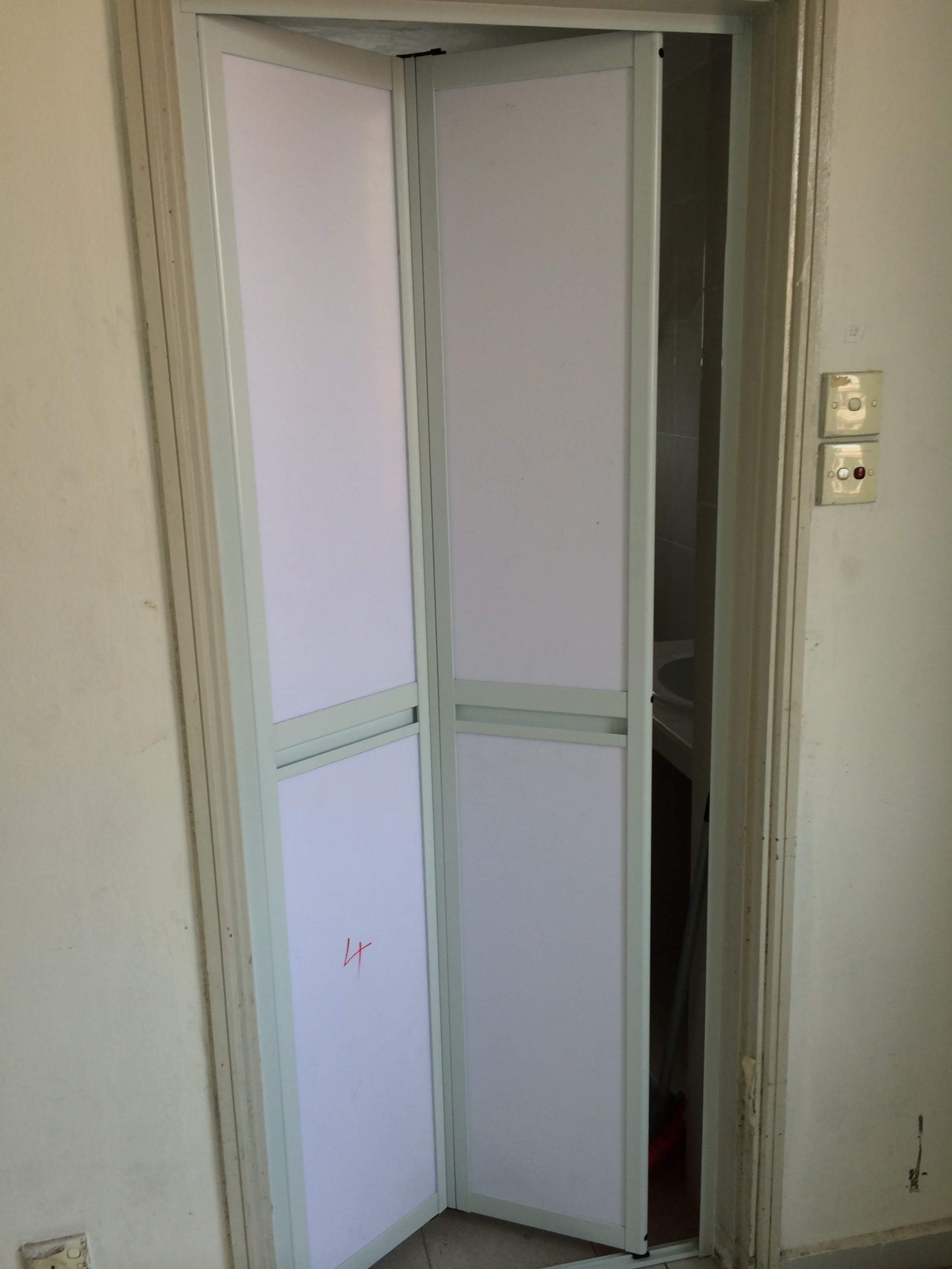 Alum Bi-Fold Door - Image 2