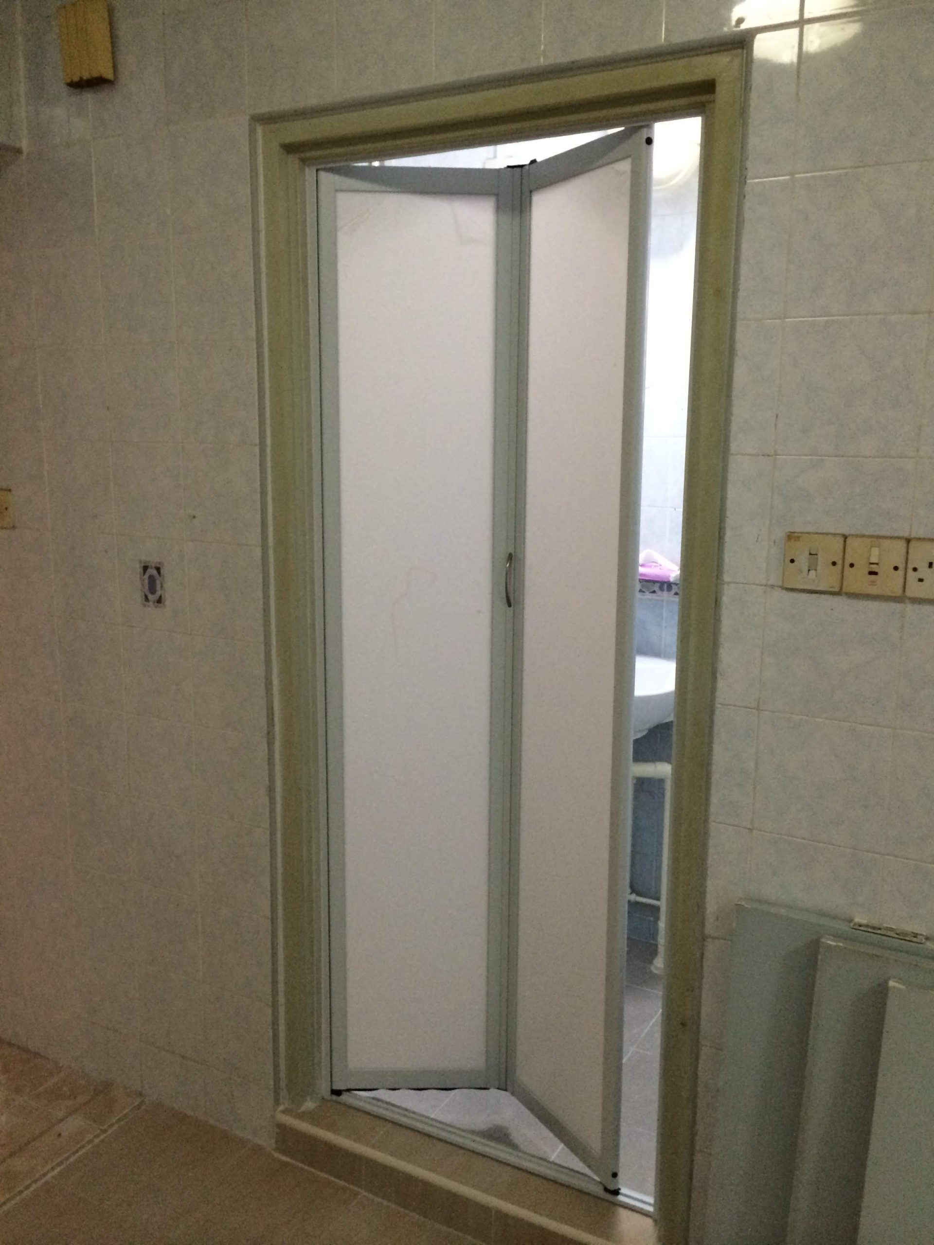 Alum Bi-Fold Door - Image 4