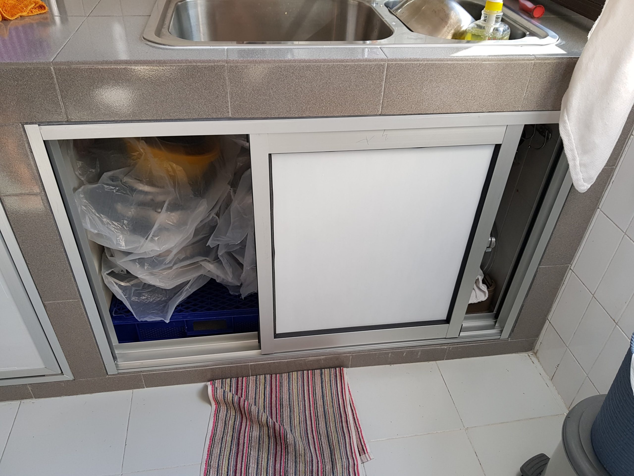 Kitchen Sink Door - Image 6