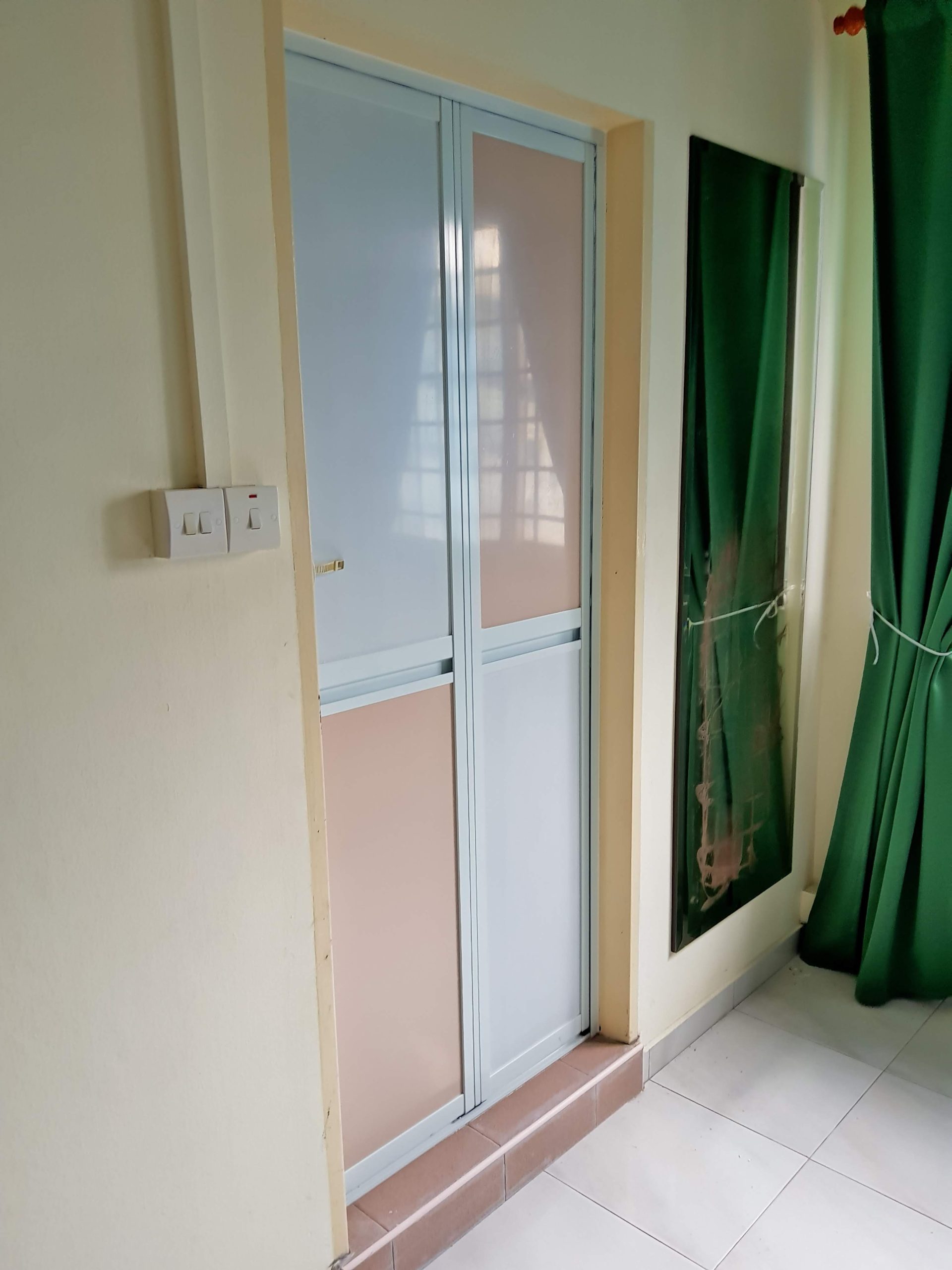 Alum Bi-Fold Door - Image 7