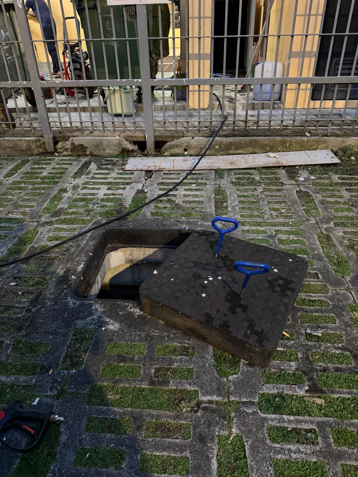 (Landed & Commercial) High Pressure Manhole Jetting / Clear Choke